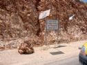שלט שהועמד במקום הפיגוע